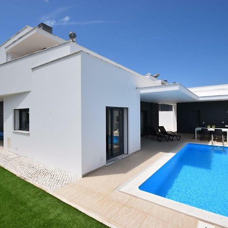 Modern Villa With Private Pool Near The Beautiful Beach Of Foz De Arelho Nadadouro Εξωτερικό φωτογραφία