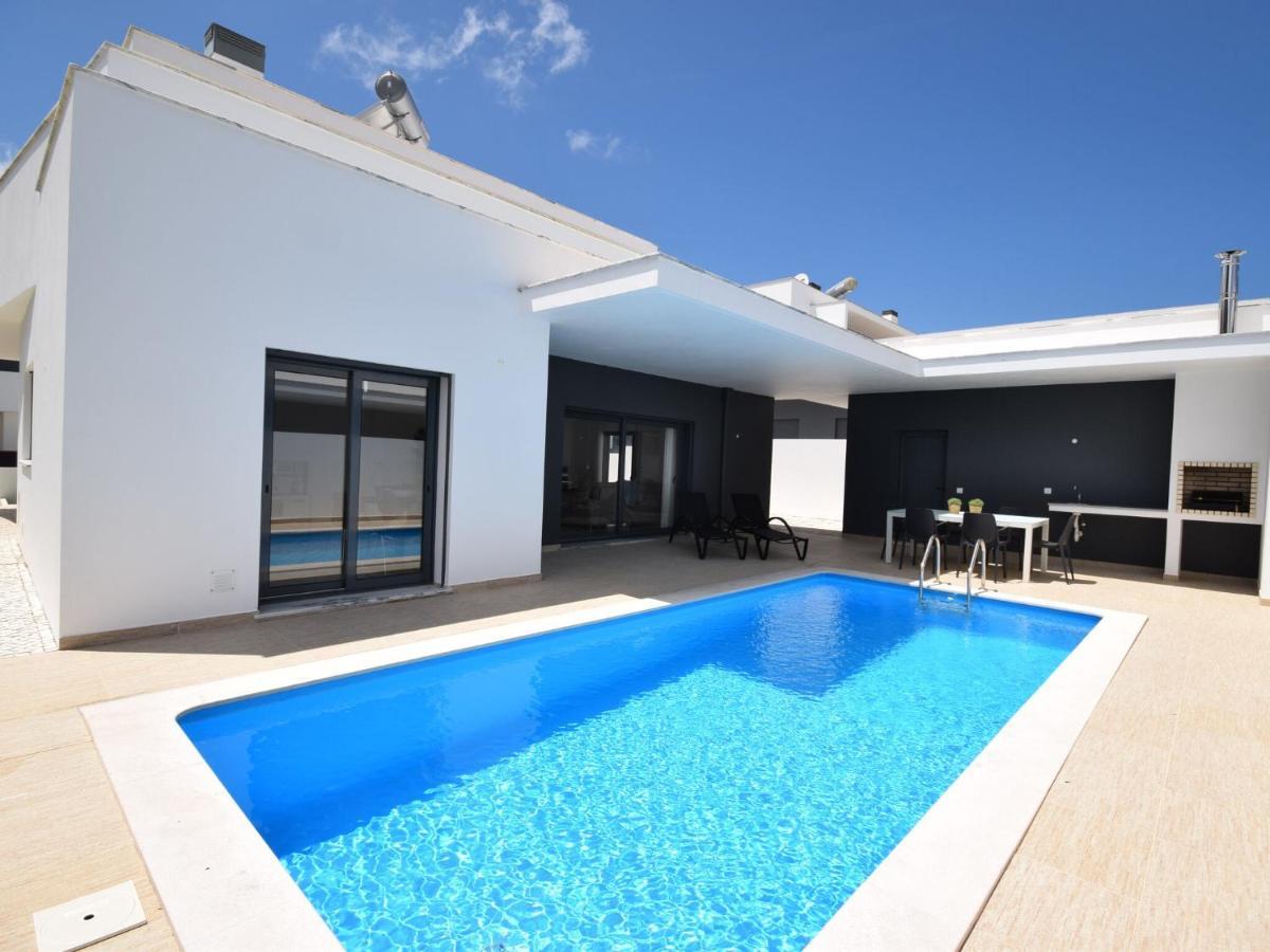 Modern Villa With Private Pool Near The Beautiful Beach Of Foz De Arelho Nadadouro Δωμάτιο φωτογραφία