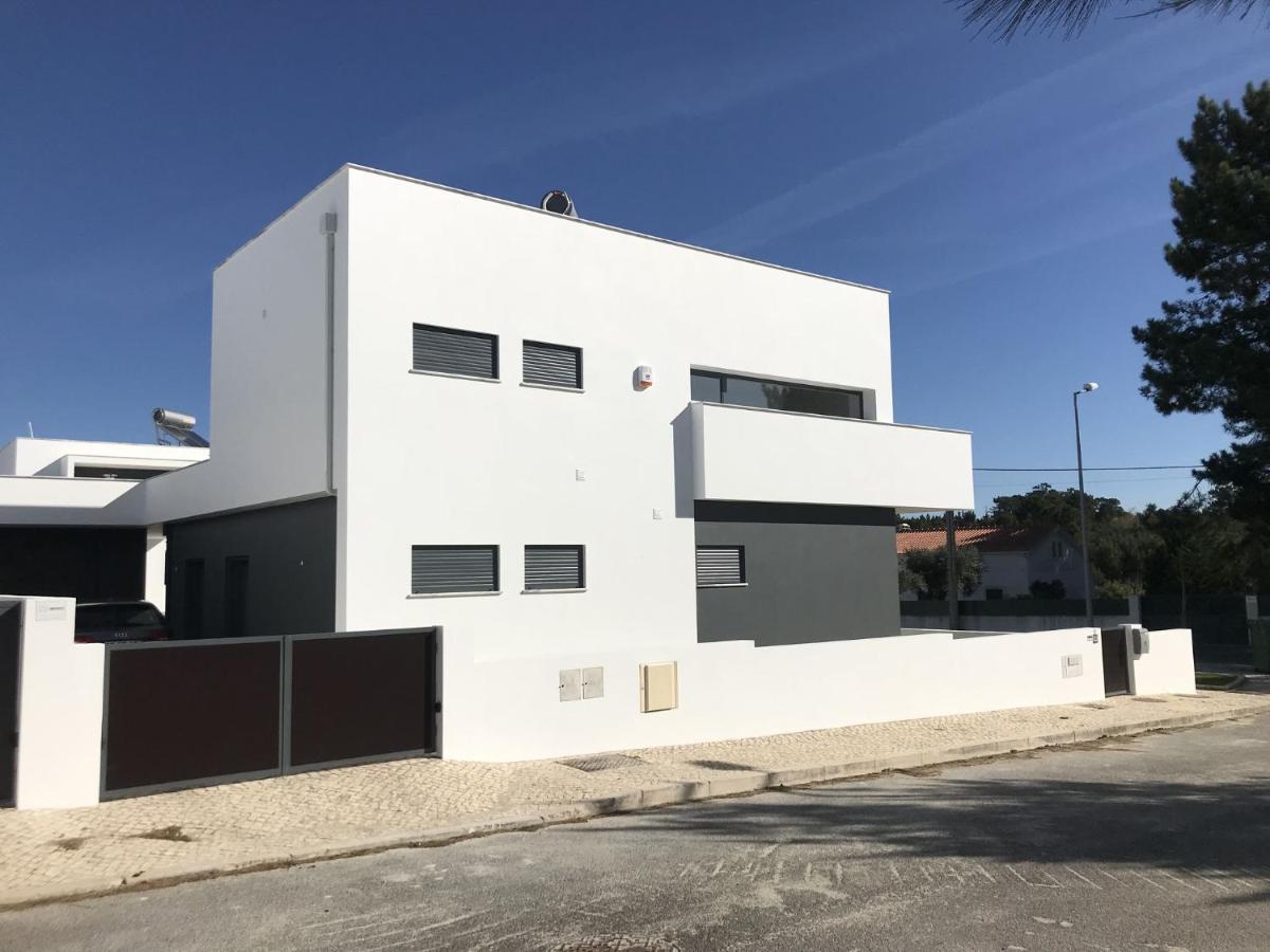 Modern Villa With Private Pool Near The Beautiful Beach Of Foz De Arelho Nadadouro Εξωτερικό φωτογραφία